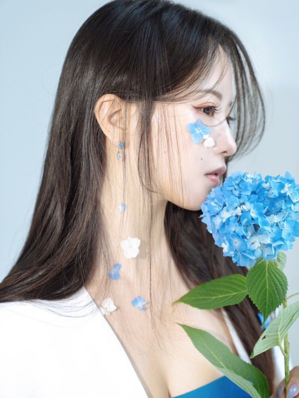 月見桃菜 写真