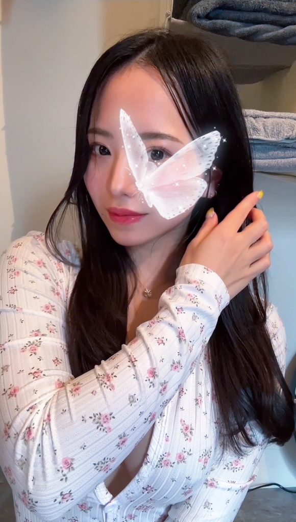 月見桃菜 写真
